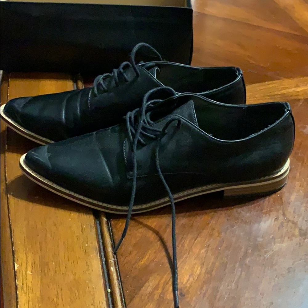 shoes - Picture 2 of 2